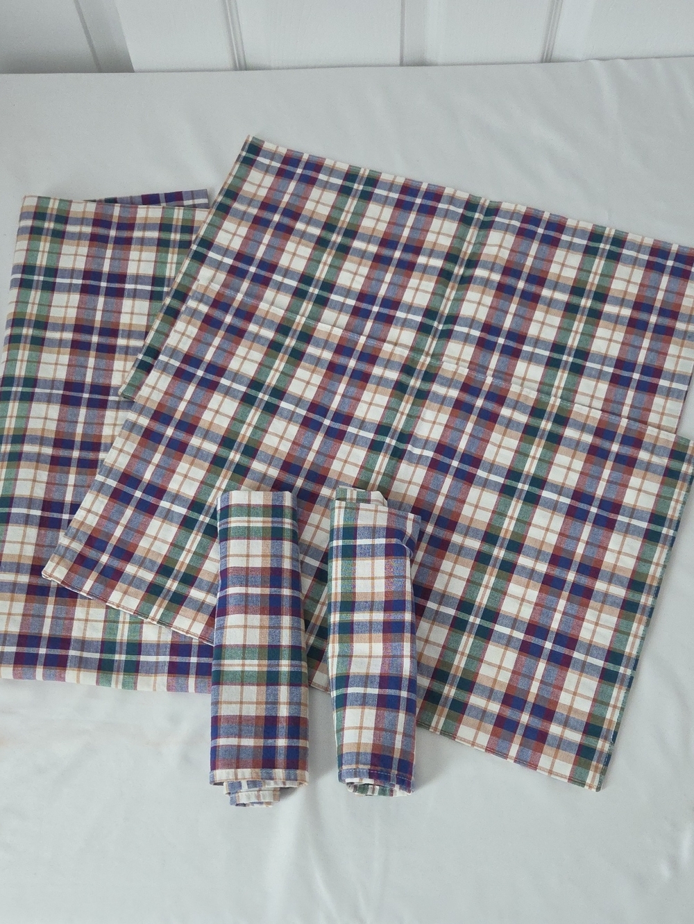 Longaberger Blue Green Red Plaid Curtain Valance, Napkins and Placemats